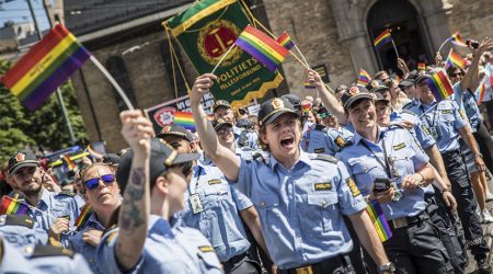 170 Politifolk Deltok I Pride Paraden