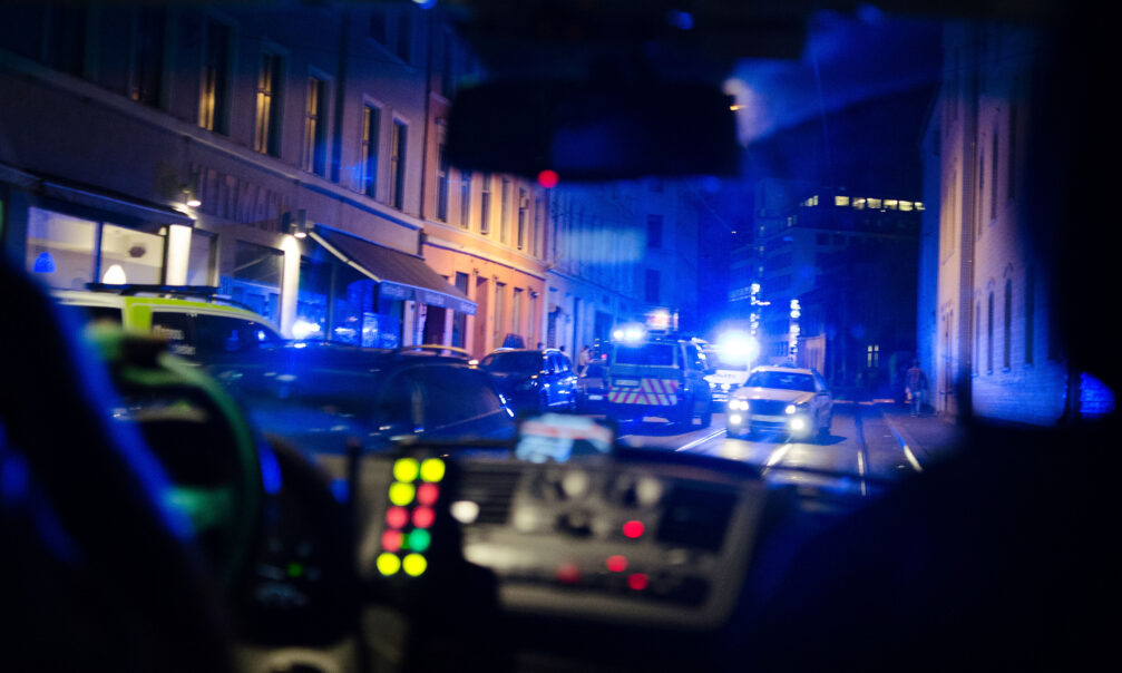 Politiet i Oslo pa nattpatrulje foto Torkjell Traedal 1